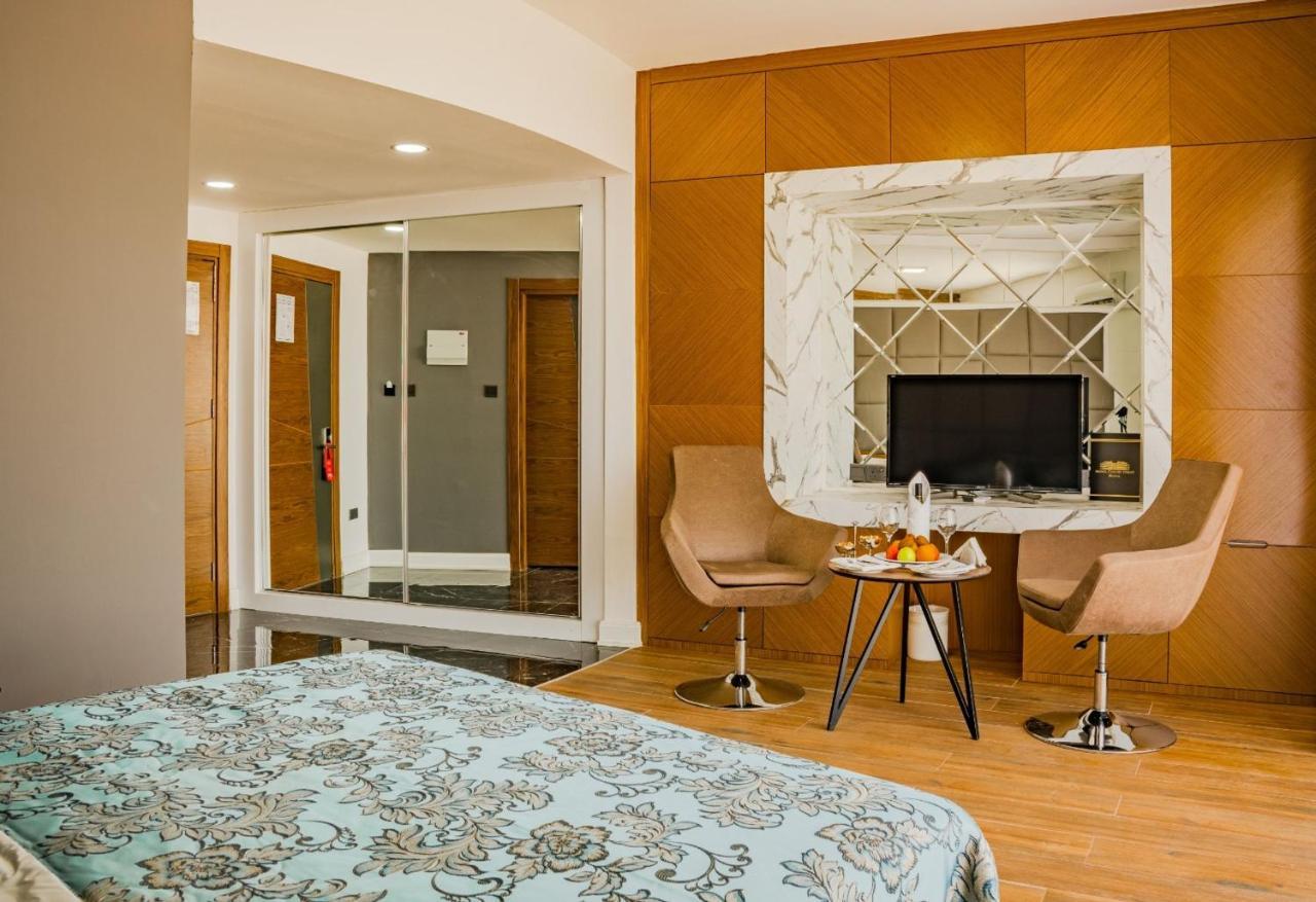 Novel Centre Point Hotel Famagusta  Buitenkant foto