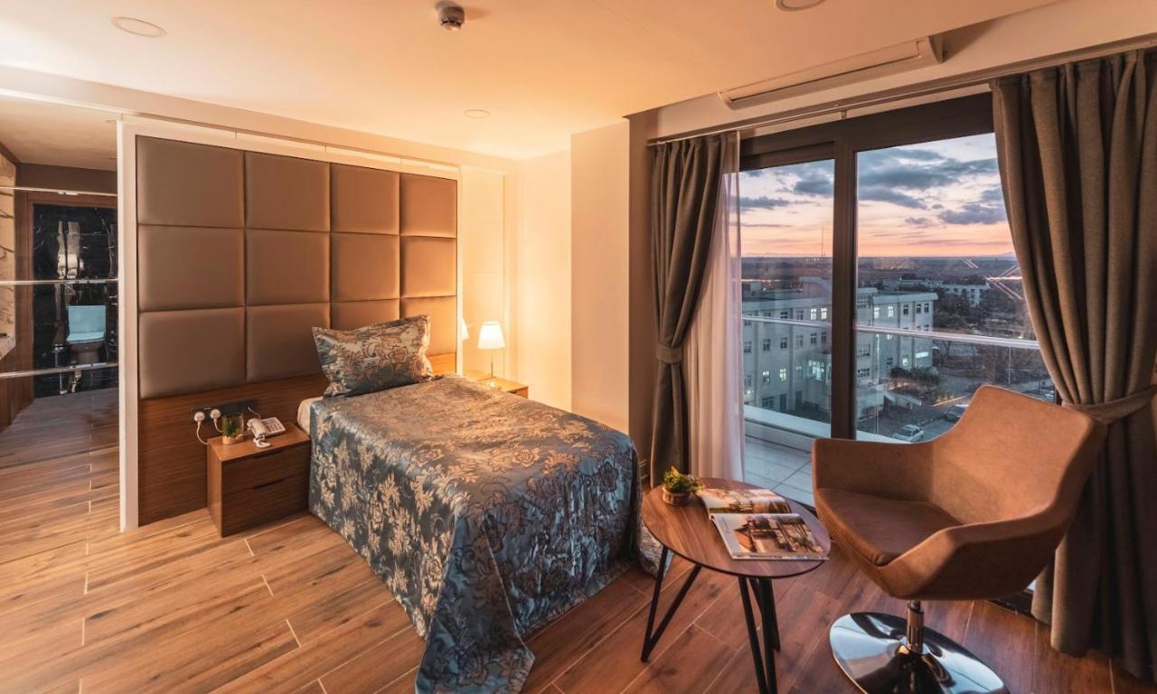 Novel Centre Point Hotel Famagusta  Buitenkant foto