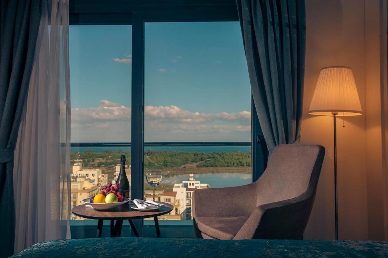 Novel Centre Point Hotel Famagusta  Buitenkant foto